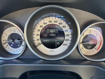 Mercedes-Benz E 220 Bluetec - 6