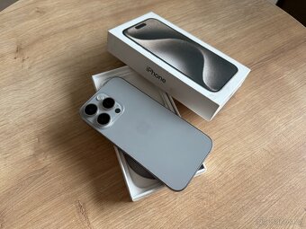APPLE IPHONE 15 PRO 256GB PŘÍRODNÍ TITAN - 6
