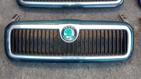Škoda Octavia 1 předfacelift 96-00 přední maska modrá zelená - 6