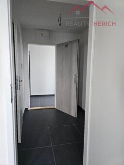 Pronájem bytu 2+kk, rekonstrukce, 50 m2, Žižkovo náměstí - A - 6