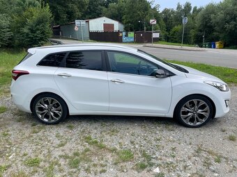 HYUNDAI i30 1.6 crdi 81kw STYLE - 6