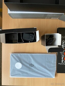 Nová bezdrátová nabíječka Satechi - na 3 zařízení - 6