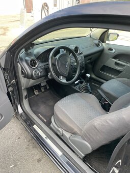 Ford Fiesta 2003 - 6