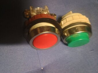Přepínač APEM 646H,páčkový 250V,15A a KNX-2,hlavice spínací - 6