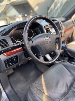 Toyota Land Cruiser 120 - 6