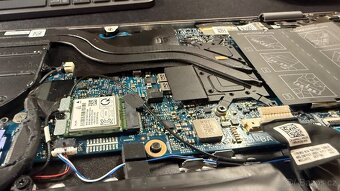 DELL INSPIRON 5515 - AMD RYZEN 5700U - 6
