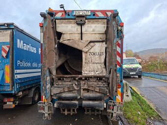 MB ACTROS 1832 6X4 - 6