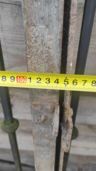 Stará železná brána s brankou - 6