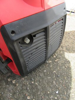 Nabízím elektrocentrálu Honda EU20I , 2000W. Plně funkční. - 6
