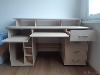 Kancelářský stůl - 6