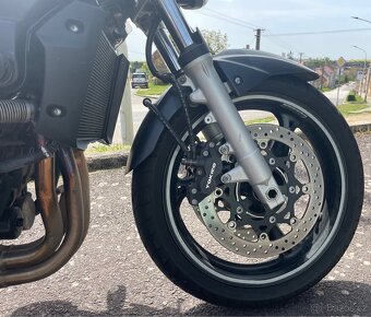 Suzuki GSR600 - 6