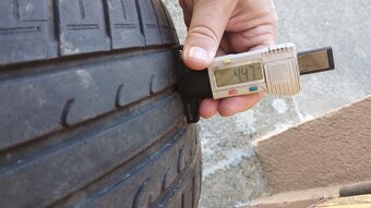 2ks letni pneu Dunlop 225/45-17 vzorek 4,5-5mm - 6