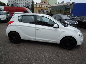 Hyundai i20 1.25i 57kw/77hp) r.v.3/2012 - 6
