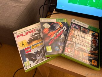 Herní konzole Xbox 360 E 250 GB (Stingray, Slim) + GTA V - 6