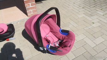 Britax Romer Baby-Safe i-Size se základnou - 6