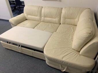 Rozkládací kožená pohovka s taburetem - bílá kůže - 6