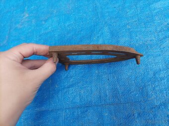 Litinový stojánek pod žehličku - 6