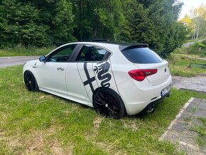 P: Alfa Romeo GIULIETTA QV 1750 - 173 kW - 6