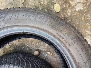 2 celoroční pneumatiky Goodyear 165/70/14 7mm - 6