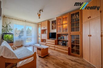 Milovice, pronájem bytu 2+1 o velikosti 46m2 se dvěma balkón - 6