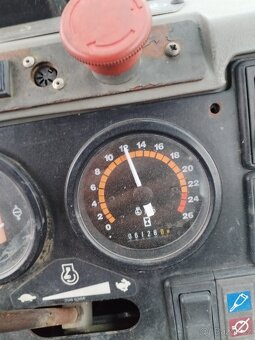 Traktor bagr MF 960 - 6