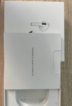 Apple AirPods 3. generace s nabíjecím pouzdrem Lightning - 6
