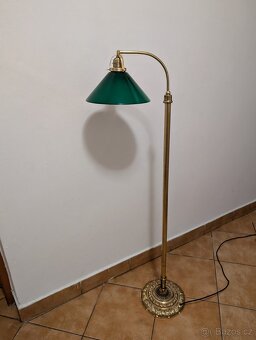 stojací stará podlahová mosazná lampa, zelené stínidlo - 6