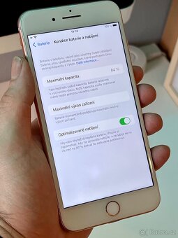 Apple iPhone 8 Plus 64 GB Gold - 6