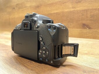 Prodám Canon EOS 700D s příslušenstvím - 6