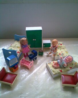 Retro kuchynka s panenkami a pokojík - 6