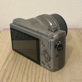 Sony A5000 Stříbrný + objektiv + příslušenství - 6