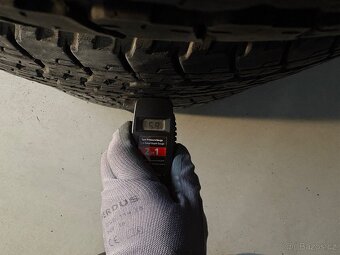 Zimní pneu Bridgestone 255/70R18 - možnost přezutí - 6