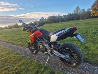 Aprilia Dorsoduro 750 - 6