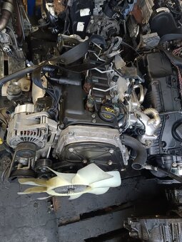Prodám motor Hyundai ,Kia D4CB - 6