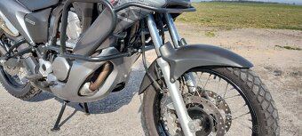 Honda Transalp XLl 700 VA - 6