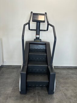 Technogym 1000LCD stepmill LIVE - 6