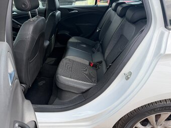 Opel Astra 1.5CDTi Sports Tourer - 6