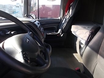Tahač návěsů DAF LD - 6