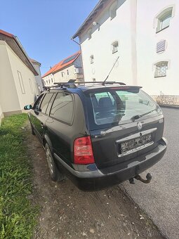 Páté dveře, kufrova vrata Škoda Octavia 1 - 6