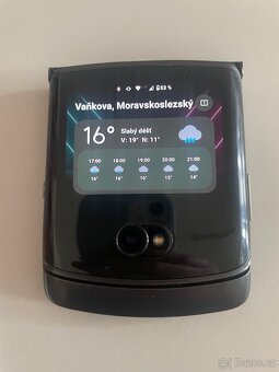 Motorola Razr 5g - 6