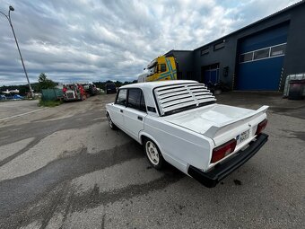 Lada 2105 - 6