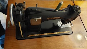 Šicí stroj Minerva v dřevěné skříňce – retro/retro-design - 6
