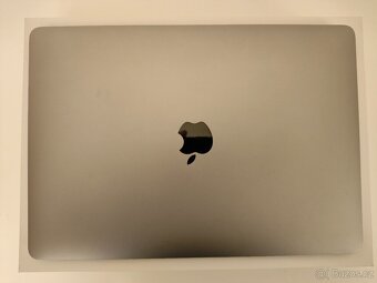 MacBook Air 2020 | i3 • 8GB • 256GB - 6