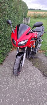 Yamaha FZS - 6
