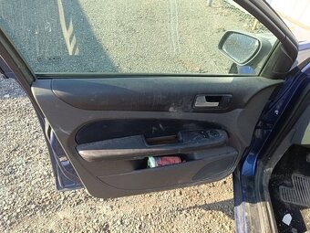 ND z Ford Focus 1560.cm3 80.kw nafta r.v. 2007 (K117) - 6