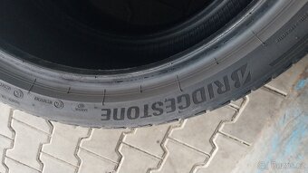 Prodám 2 x letní pneu Bridgestone 225/40/19 - 6