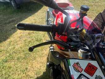 Aprilia tuono Factory rsv v2 - 6