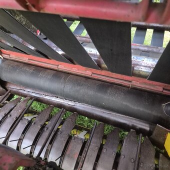 Hesston 5700 - 6