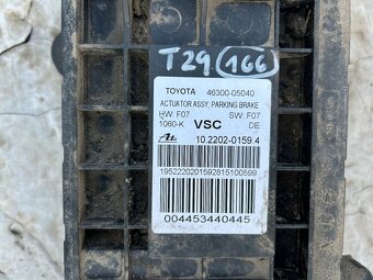 Toyota Avensis T29 elektrická ruční brzda - 6