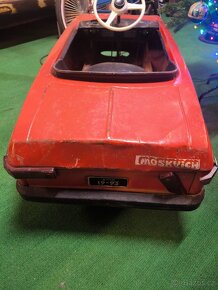 Šlapací autíčko Moskvič - 6